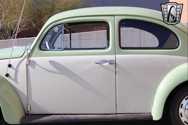 Photo of 1964 Green and White Volkswagen Beetle (Pre-1980)