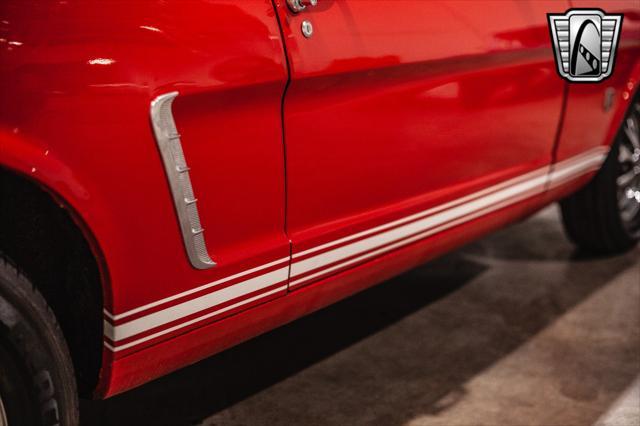 Photo of 1965 Red Ford Mustang