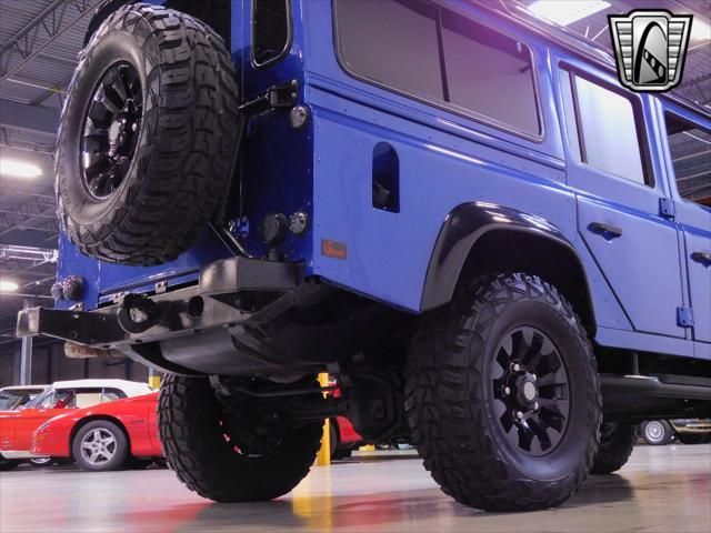 Photo of 1994 Blue Land Rover Defender
