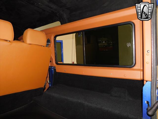 Photo of 1994 Blue Land Rover Defender