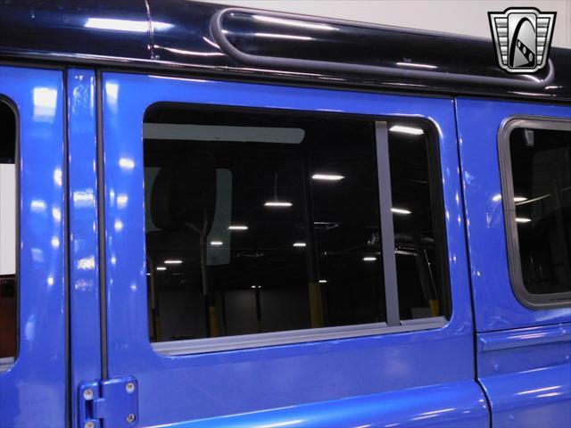 Photo of 1994 Blue Land Rover Defender