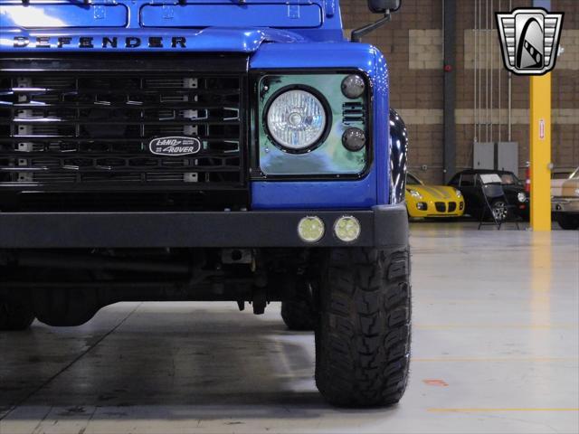 Photo of 1994 Blue Land Rover Defender