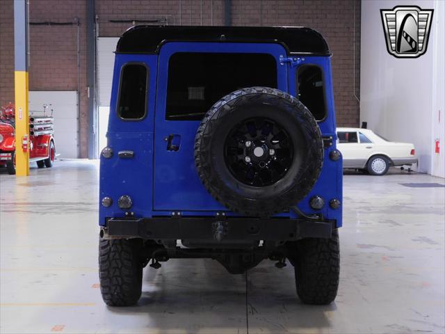Photo of 1994 Blue Land Rover Defender