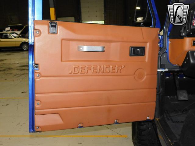 Photo of 1994 Blue Land Rover Defender