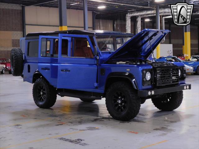 Photo of 1994 Blue Land Rover Defender