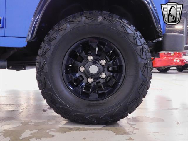 Photo of 1994 Blue Land Rover Defender