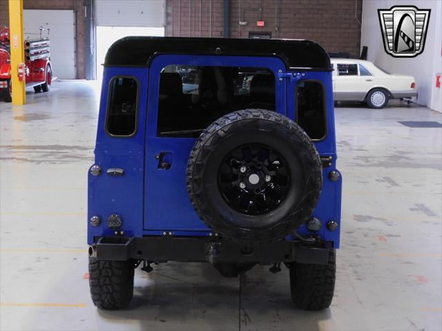 Photo of 1994 Blue Land Rover Defender