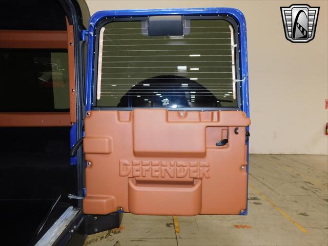 Photo of 1994 Blue Land Rover Defender
