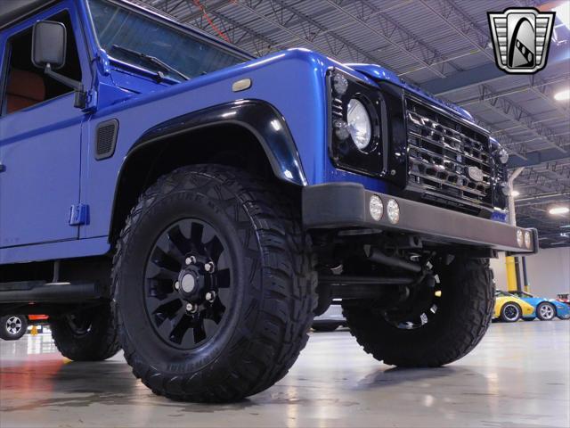 Photo of 1994 Blue Land Rover Defender