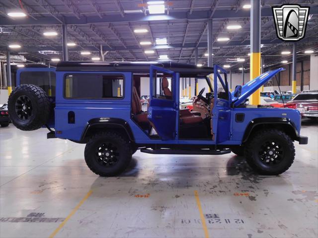 Photo of 1994 Blue Land Rover Defender