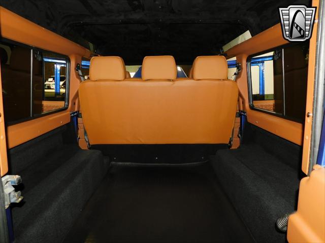 Photo of 1994 Blue Land Rover Defender