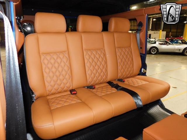 Photo of 1994 Blue Land Rover Defender