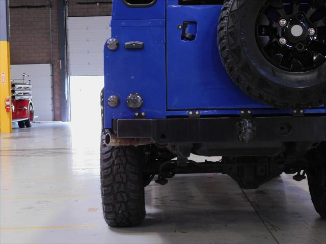Photo of 1994 Blue Land Rover Defender