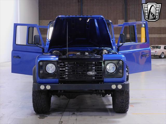 Photo of 1994 Blue Land Rover Defender