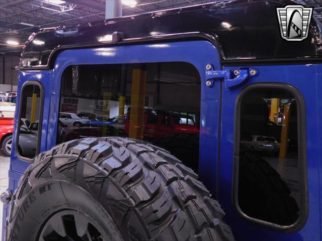 Photo of 1994 Blue Land Rover Defender