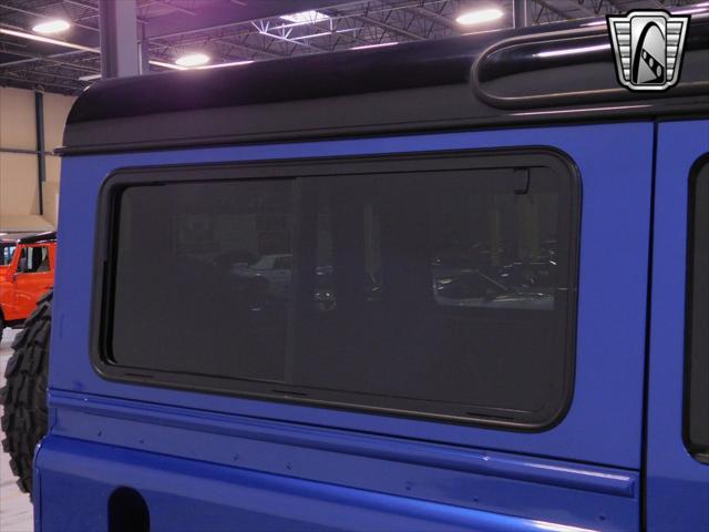 Photo of 1994 Blue Land Rover Defender