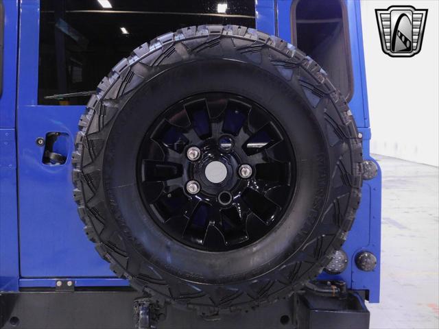 Photo of 1994 Blue Land Rover Defender