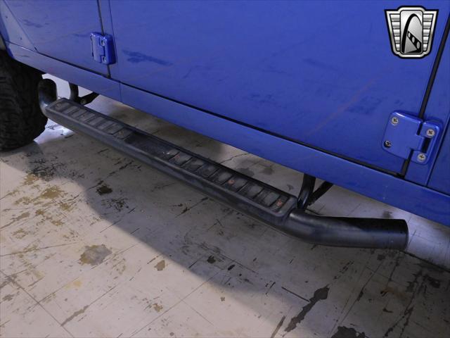 Photo of 1994 Blue Land Rover Defender