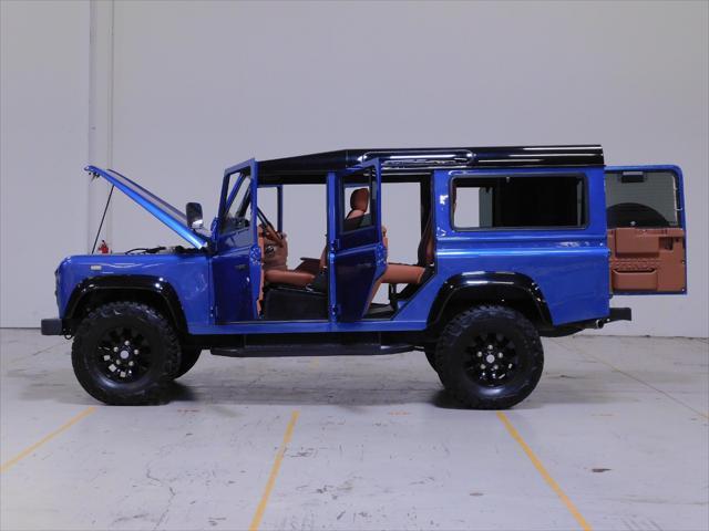 Photo of 1994 Blue Land Rover Defender