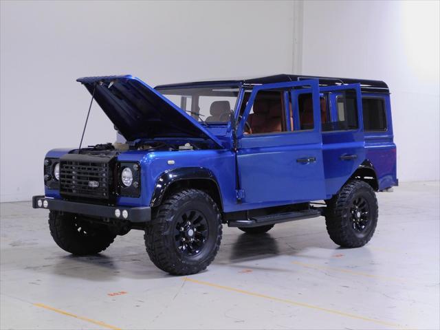 Photo of 1994 Blue Land Rover Defender