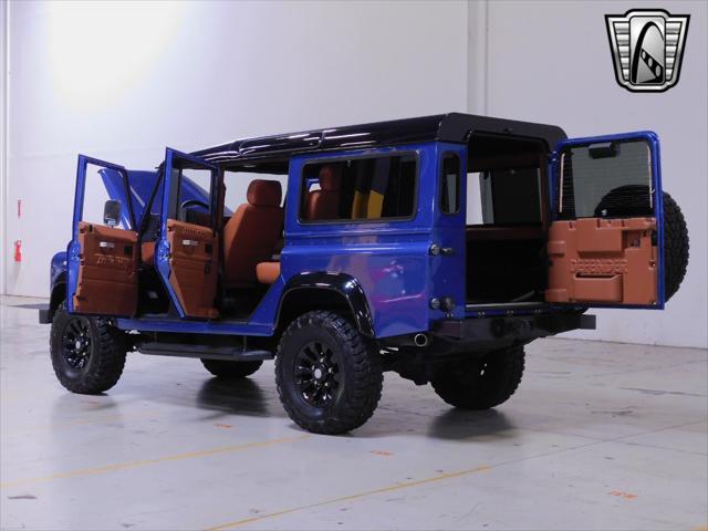 Photo of 1994 Blue Land Rover Defender
