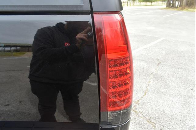 Photo of 1998 Black Chevrolet Tahoe