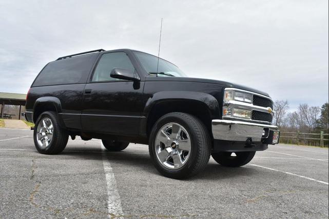 Photo of 1998 Black Chevrolet Tahoe
