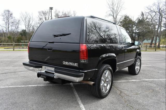 Photo of 1998 Black Chevrolet Tahoe