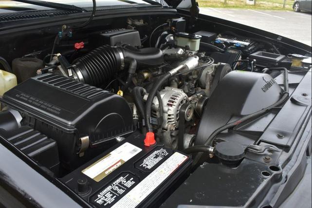 Photo of 1998 Black Chevrolet Tahoe