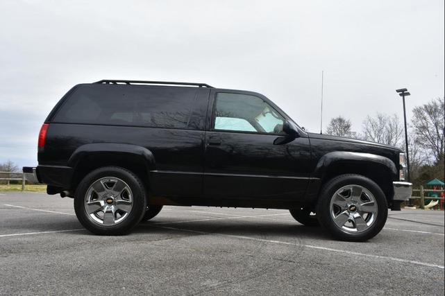 Photo of 1998 Black Chevrolet Tahoe