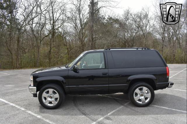 Photo of 1998 Black Chevrolet Tahoe