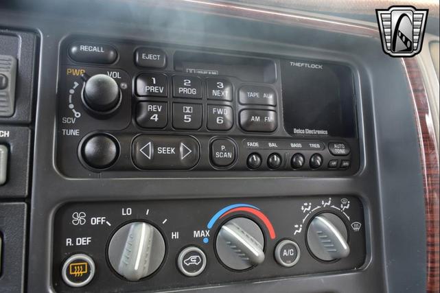 Photo of 1998 Black Chevrolet Tahoe