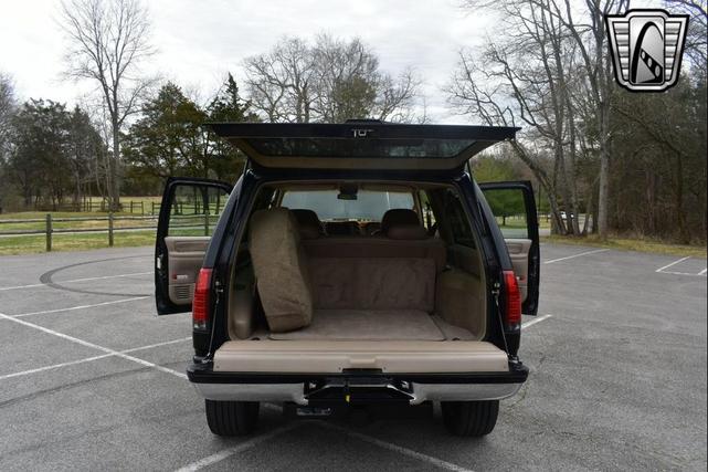 Photo of 1998 Black Chevrolet Tahoe