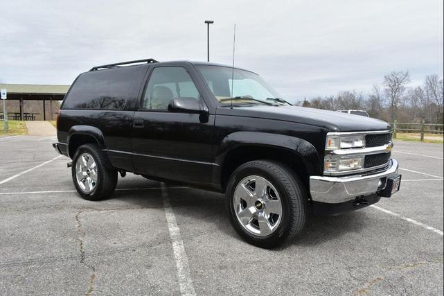 Photo of 1998 Black Chevrolet Tahoe