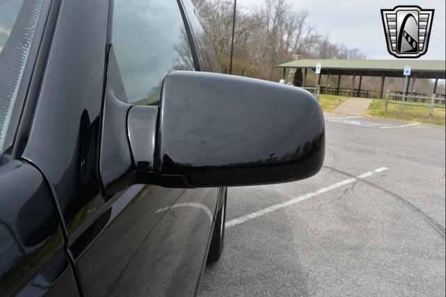 Photo of 1998 Black Chevrolet Tahoe