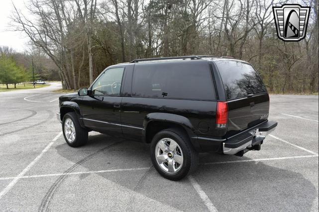 Photo of 1998 Black Chevrolet Tahoe