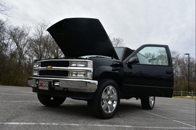 Photo of 1998 Black Chevrolet Tahoe