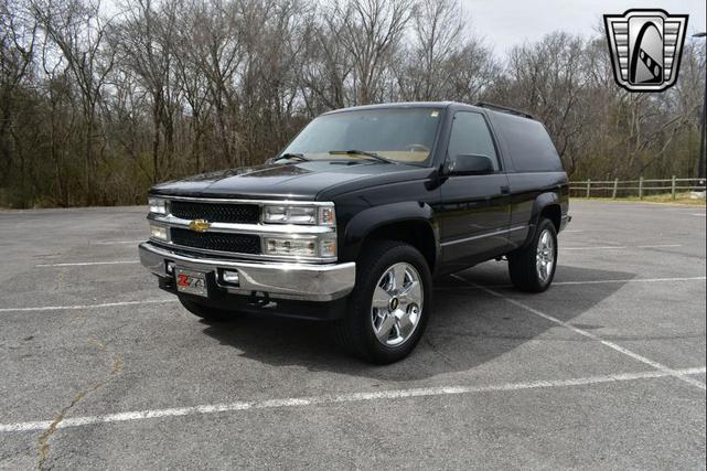 Photo of 1998 Black Chevrolet Tahoe