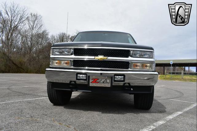Photo of 1998 Black Chevrolet Tahoe