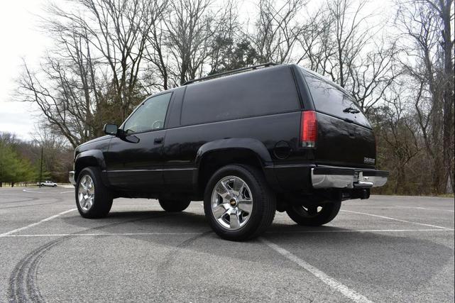 Photo of 1998 Black Chevrolet Tahoe