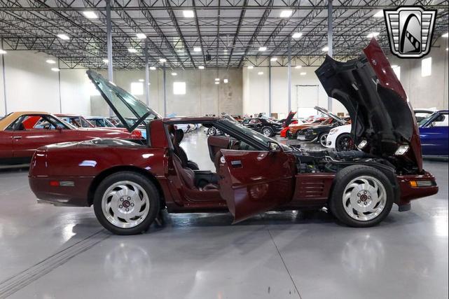 Photo of 1993 Ruby Red Chevrolet Corvette