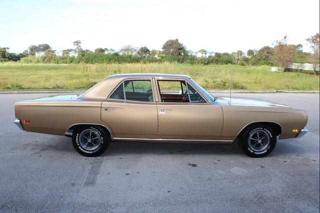 Photo of 1969 Gold Plymouth Belvedere