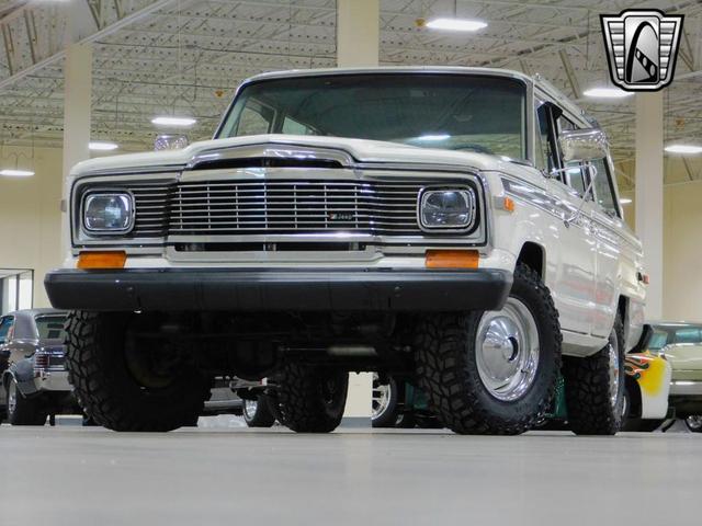 Photo of 1979 White Jeep Cherokee