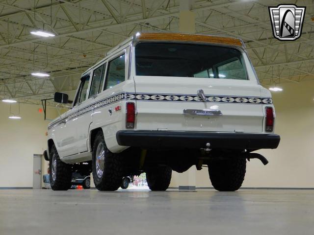Photo of 1979 White Jeep Cherokee