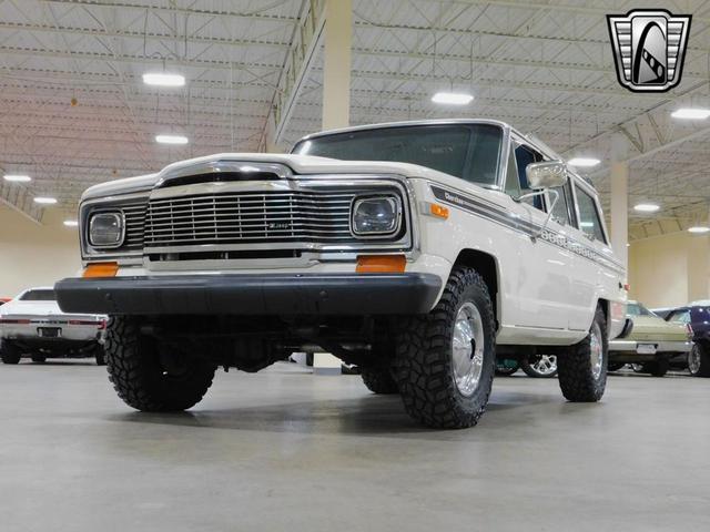Photo of 1979 White Jeep Cherokee