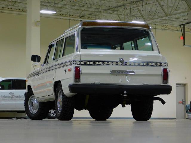 Photo of 1979 White Jeep Cherokee