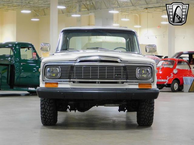 Photo of 1979 White Jeep Cherokee