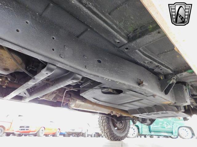 Photo of 1979 White Jeep Cherokee
