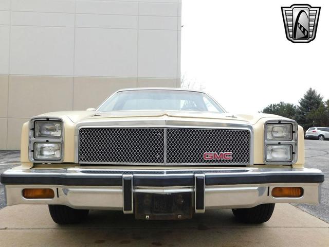 Photo of 1976 Brown/Beige 2 tone GMC Sprint
