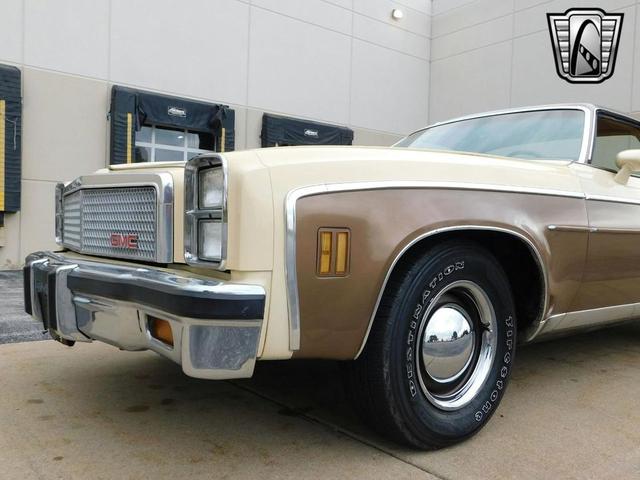 Photo of 1976 Brown/Beige 2 tone GMC Sprint